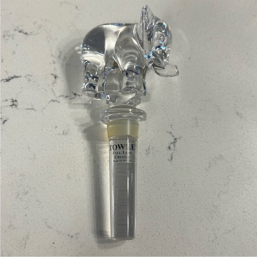 Towle Clear Crystal Elephant Wine Stopper